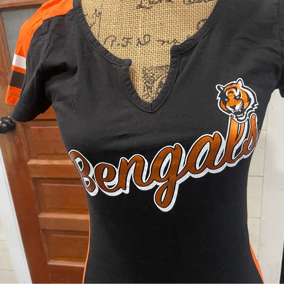 Cincinnati Bengals Majestic short sleeved shimmer v neck cut tee shirt sz small - Picture 2 of 8